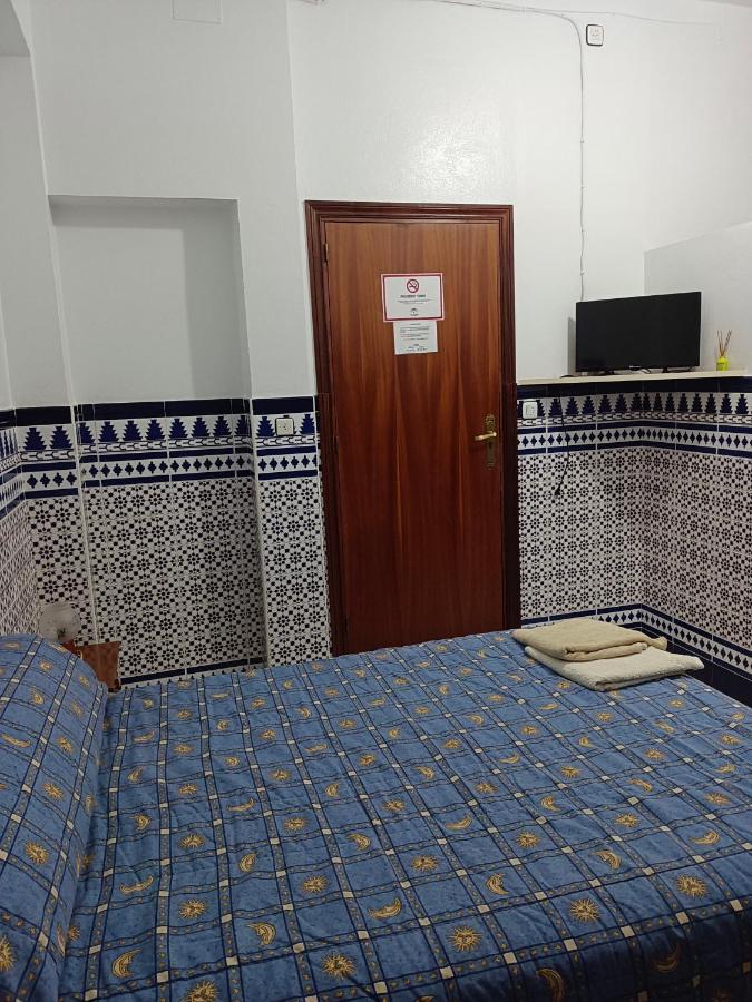 Pension Larra Mairena De Alcor Exterior photo