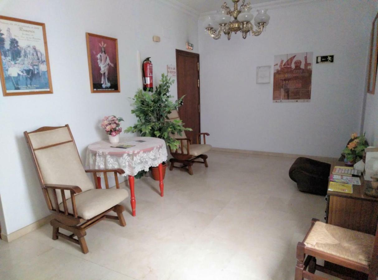 Pension Larra Mairena De Alcor Exterior photo
